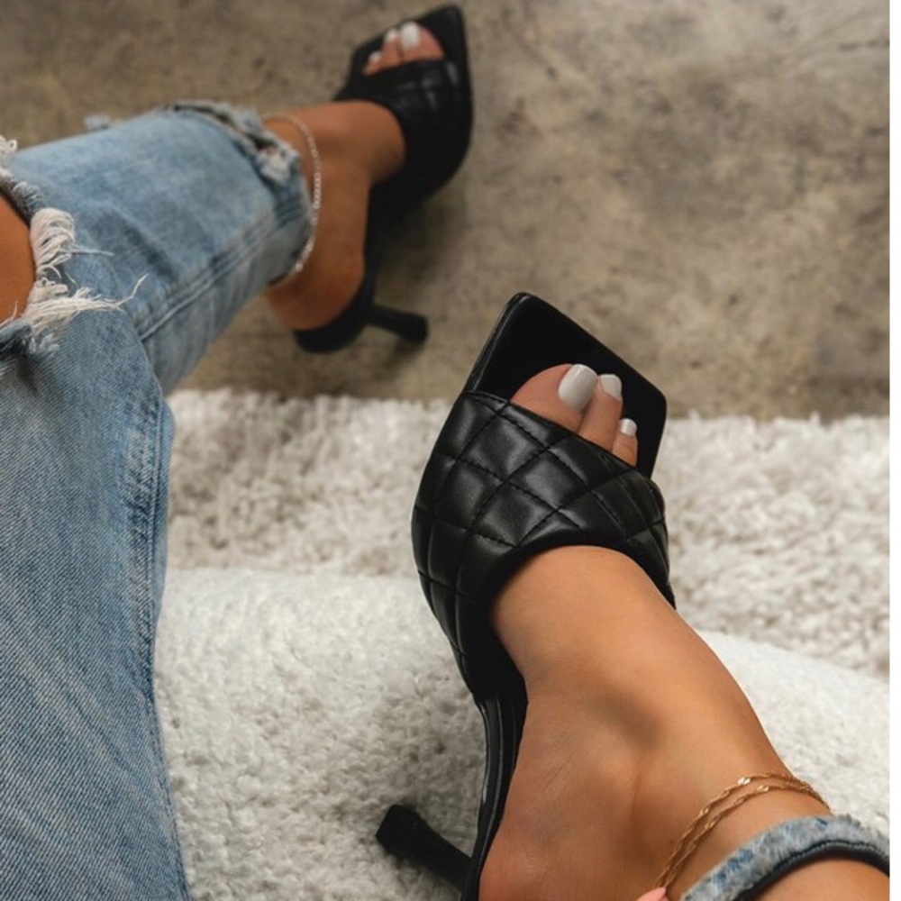 New black padded square toe 6 & 6.5 left - Picture 1 of 11